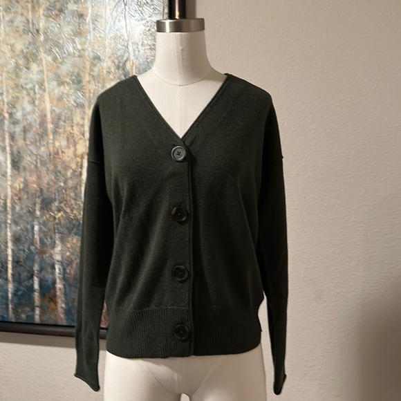 NWT (Re)sourced Cashmere Carlyn V-Neck Cardigan Sweater - Picture 5 of 11
